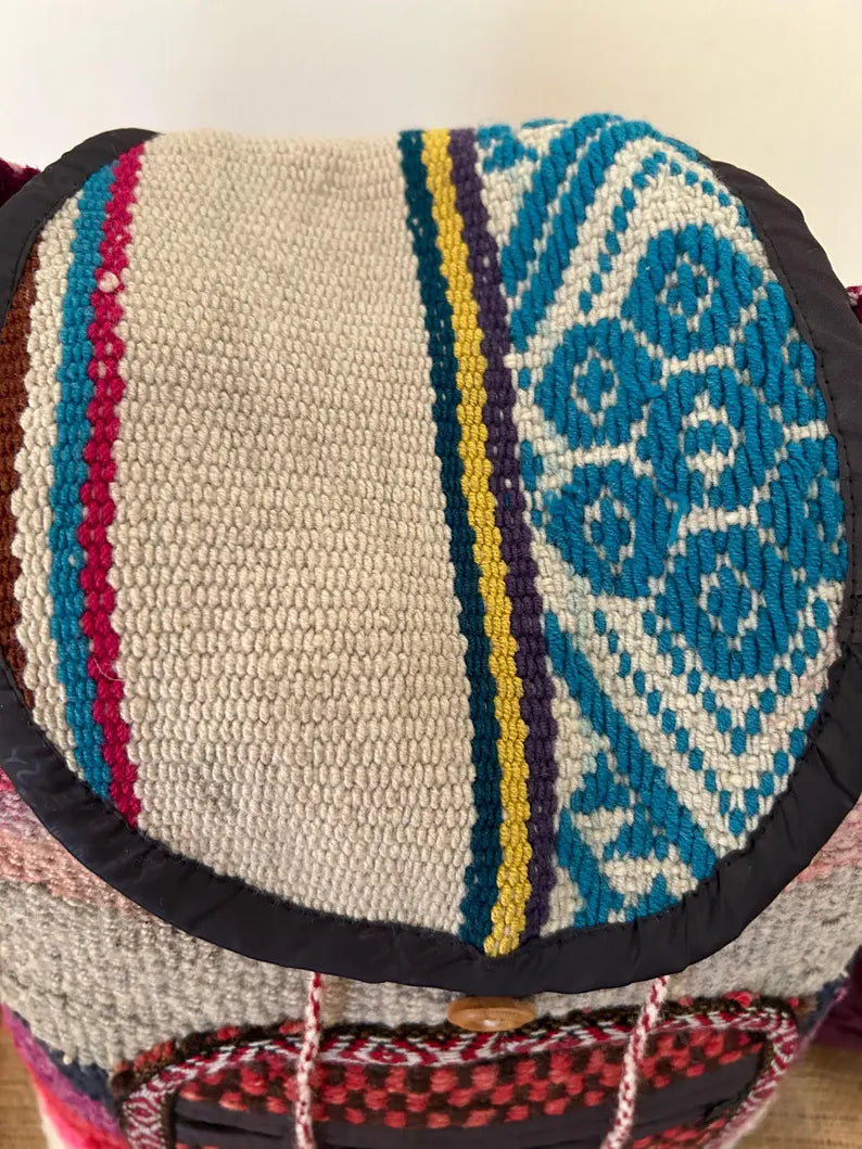 Backpack made of Peruvian blanket