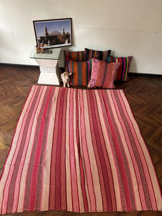 YURAQ PUKA - Peruvian Rug - Blanket